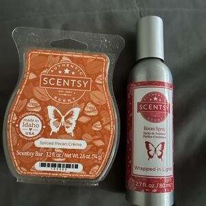 Scentsy Wrapped in Lights Room Spray and Wax Bar Set “Spiced Pecan Crème”